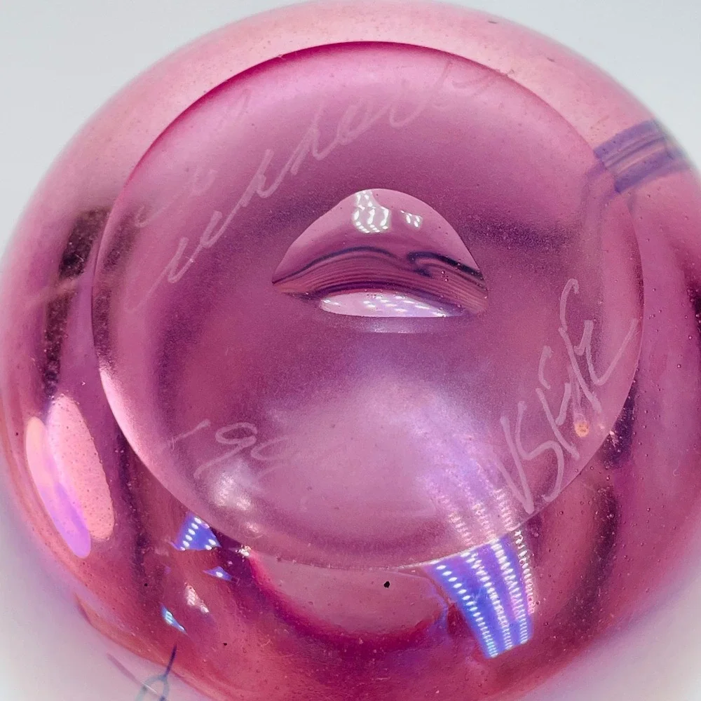 Robert Eickholt Signed 1994 Iridescent MCM Pulled‎ Feather Pink Art Glass Vase